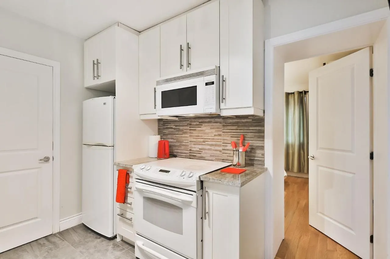 Stunning Full Apartments - On The Famous St Denis Street - Near Metro Montreal
